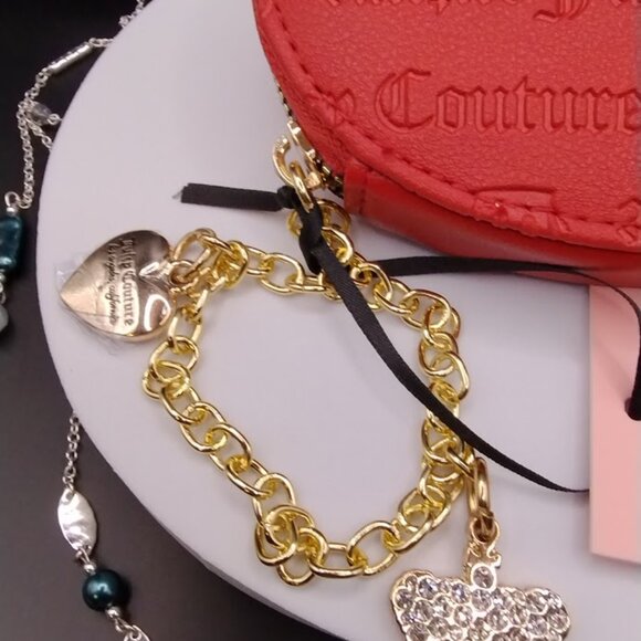 Juicy Couture Heart Shaped Red Wristlet Wallet - Picture 4 of 5